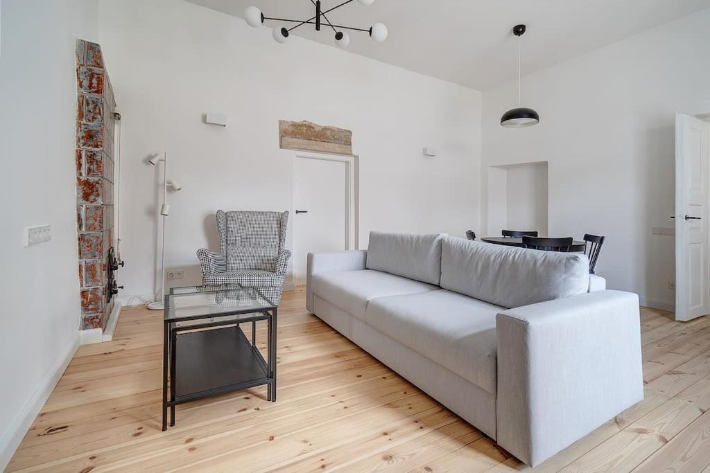 Spacious 2-Bedroom Flat In Old Town By Urban Rent Vilnius Exterior photo