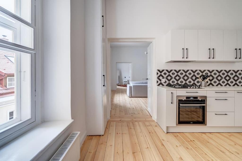 Spacious 2-Bedroom Flat In Old Town By Urban Rent Vilnius Exterior photo