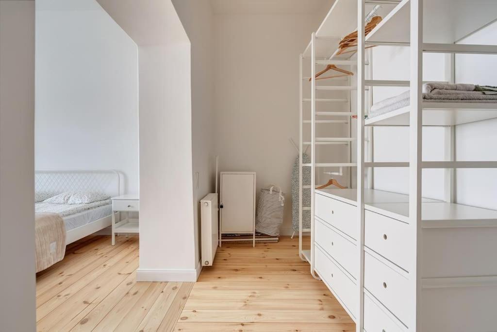 Spacious 2-Bedroom Flat In Old Town By Urban Rent Vilnius Exterior photo