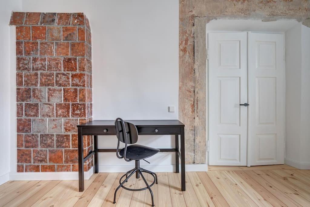 Spacious 2-Bedroom Flat In Old Town By Urban Rent Vilnius Exterior photo