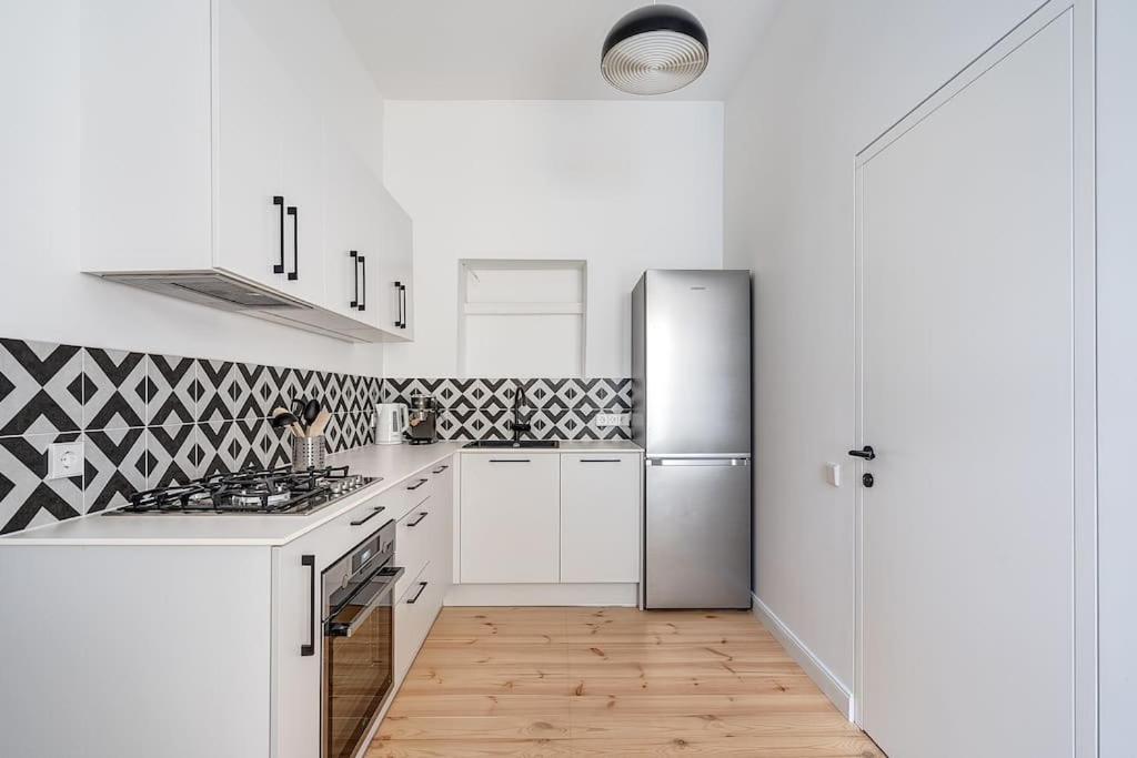 Spacious 2-Bedroom Flat In Old Town By Urban Rent Vilnius Exterior photo